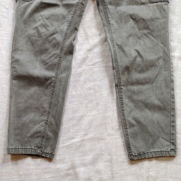 Olive Green High Rise Relaxed Fit Women's Jeans - Picture 2 of 4